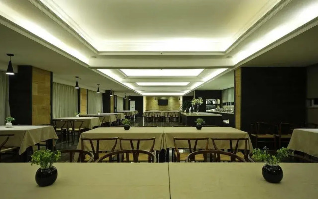 Luminous Jade Hotel