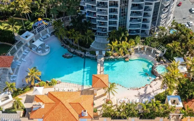 Level 45 Luxury Sub-Penthouse in Surfers