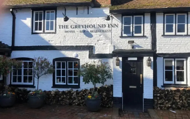 OYO The Greyhound Inn
