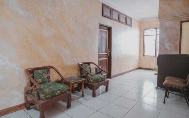 RedDoorz Plus near Maimun Palace 2 Medan