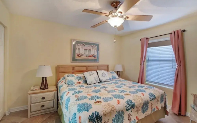 Pelican Beach 0710 1 Bedroom Condo by Pelican Beach Management