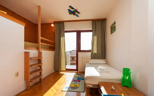 Apartments Porat (2-18 persons)