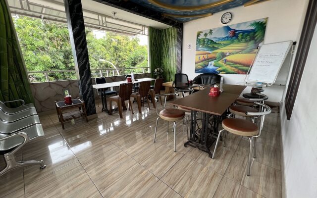 Hotel O Batodupi Guesthouse Syariah Near Buttu Kasambi