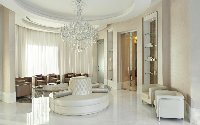 Waldorf Astoria Dubai Palm Jumeirah - Image 2