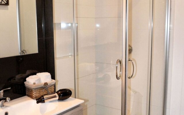 Modern Department With the Best Location, Skybar & Gym