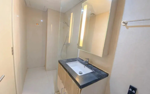 Good Homey Studio Apartment at Warhol (W/R) Residences