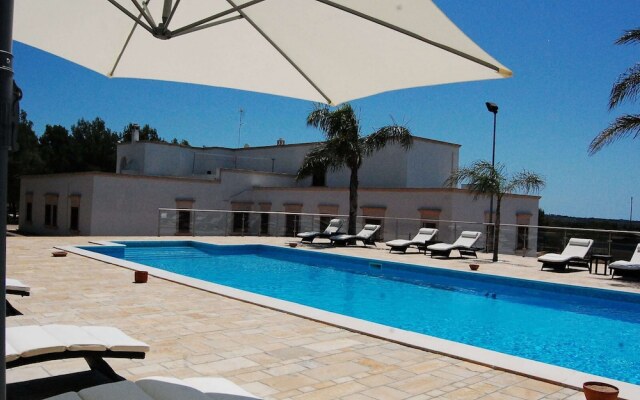 Beautiful Mansion in Torricella with Swimming Pool