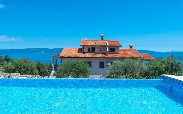 Nice Home in Ravni With Wifi and 3 Bedrooms