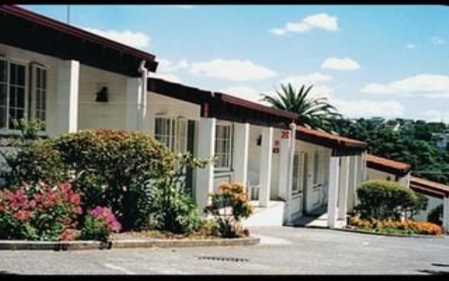 Browns Bay Olive Tree Motel & Apartment