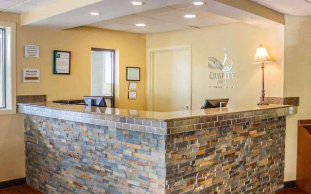 Quality Inn Waterbury East