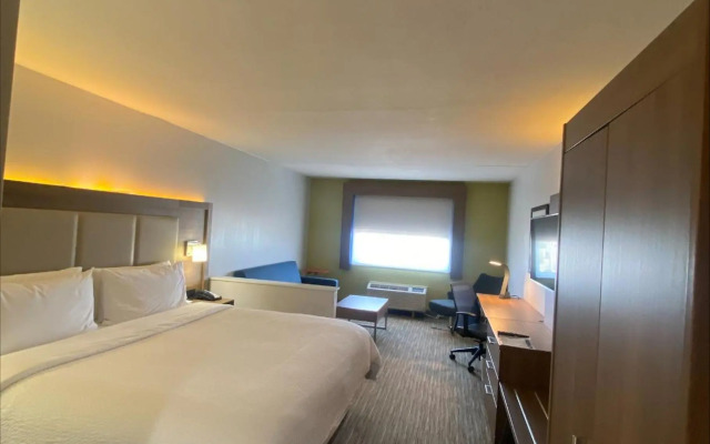 Holiday Inn Express Hotel & Suites Mesquite by IHG
