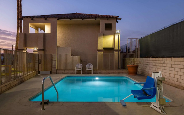 Quality Inn Lake Elsinore I-15