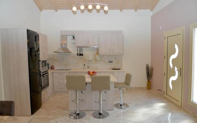 ANTIGONH COUNTRYSIDE VILLA !i