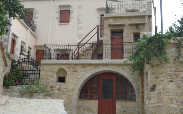 Patriko Traditional Residence