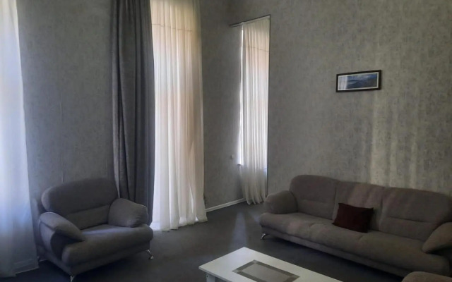 Apartament on Nizami street 6 rooms