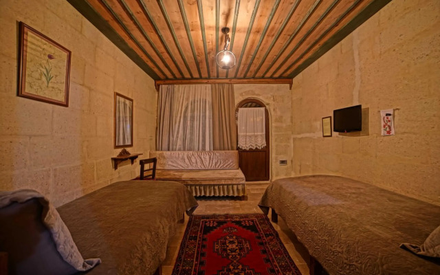 Jerveni Cave Hotel