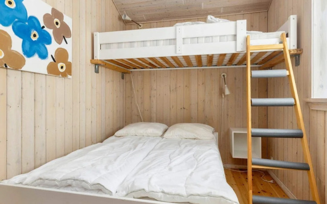 Attractive Holiday Home with Whirlpool near Hadsund