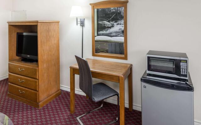 Super 8 By Wyndham Hope