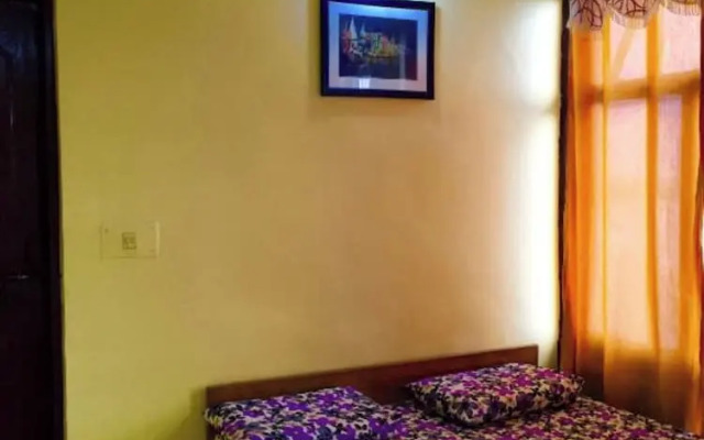 Goroomgo Shanti Guest House Varanasi