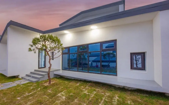 Gosung Shalala Private Pool & Spa Villa