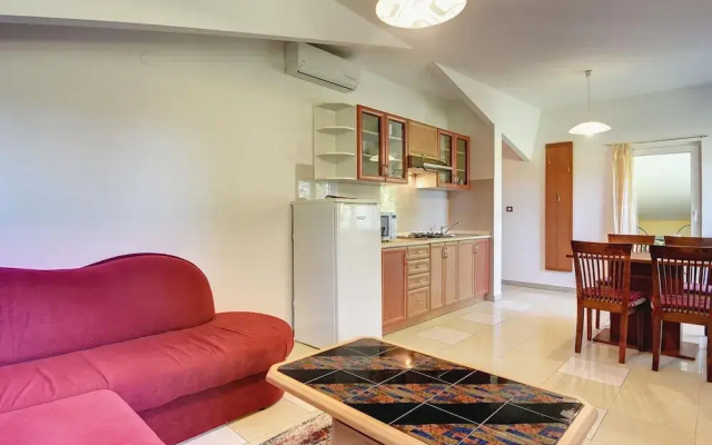 Peaceful Apartment in Pula With Swimming Pool