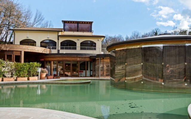 Restful Holiday Home in Sorano With Swimming Pool