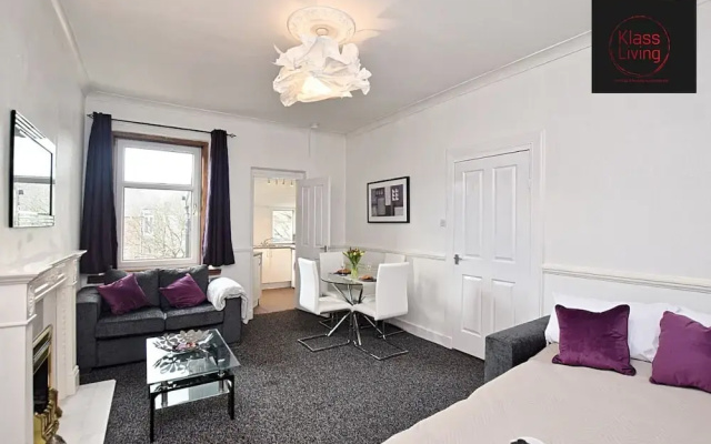 One Bedroom Apartment by Klass Living Serviced Accommodation Coatbridge - Whifflet Park Apartment With Wifi and Parking