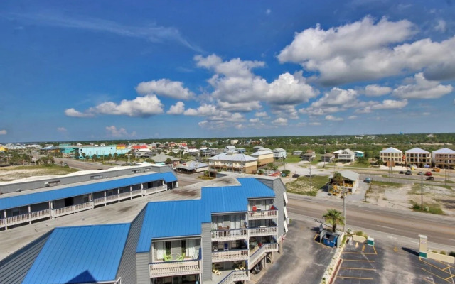 Castaways by Youngs Suncoast