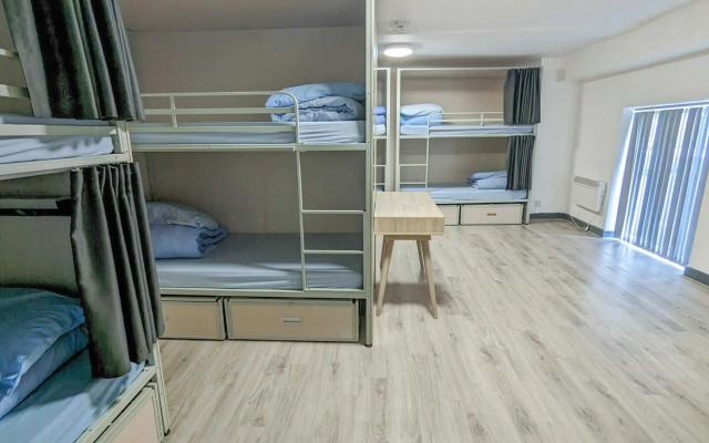 International Inn - Hostel