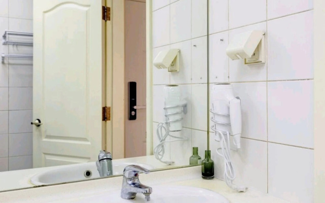 Janyue Movie Night High Rise View