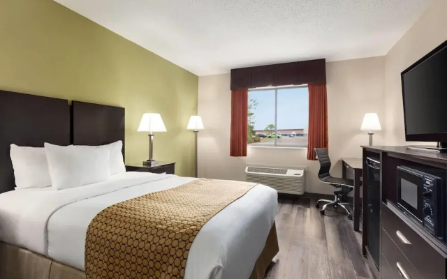 Baymont by Wyndham Monroe