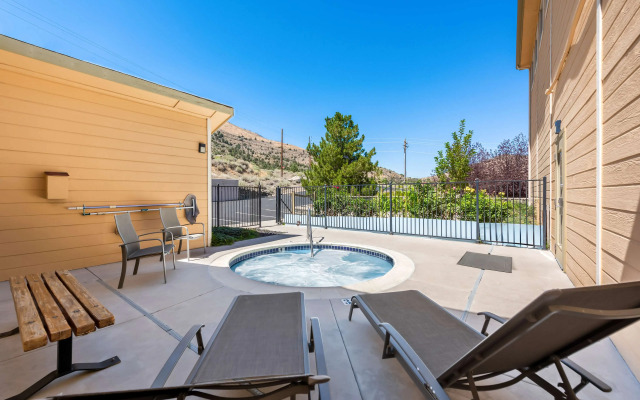 Best Western Topaz Lake Inn