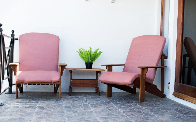 Nama White Guest House