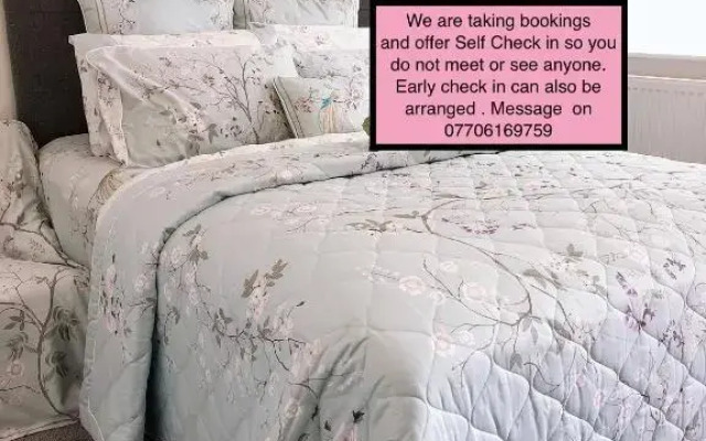 Flat 1 Modern studio flat with free parking, Netflix and private entrance