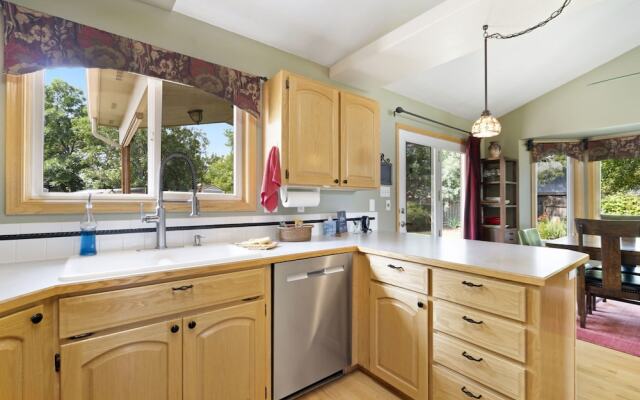 Parkside Gardens | Shady Private Yard W/ Hot Tub!