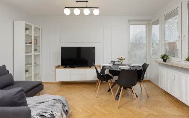 Apartments Old Town Warsaw by Renters