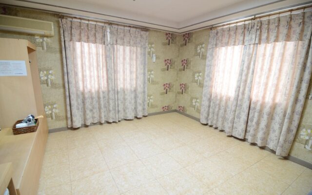 Four Season Youth Hostel