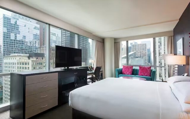 theWit Chicago, a Hilton Hotel