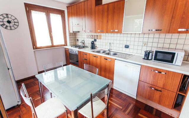 Domus Leonardo-Private Free Parking
