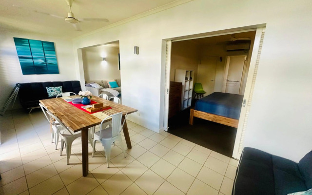Palm Cove Pool Access Apartment