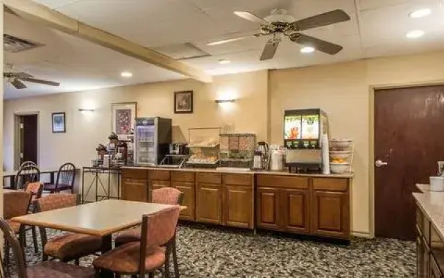 Comfort Suites East / I-44