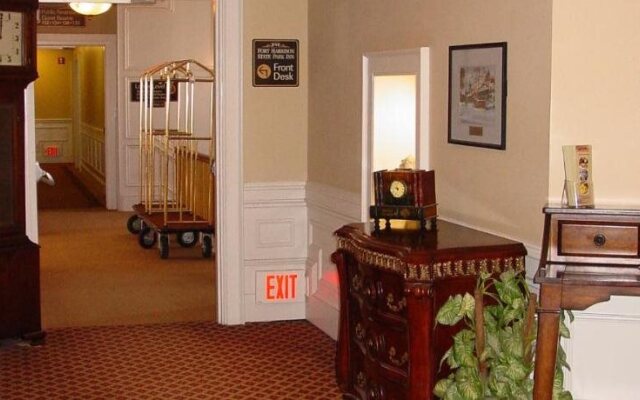 Fort Harrison State Park Inn