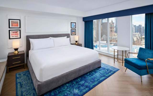 Pantages Hotel Downtown Toronto