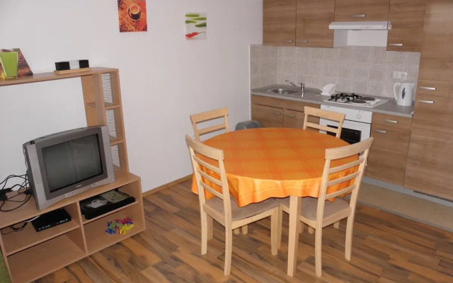 Ante - Free Parking - A1