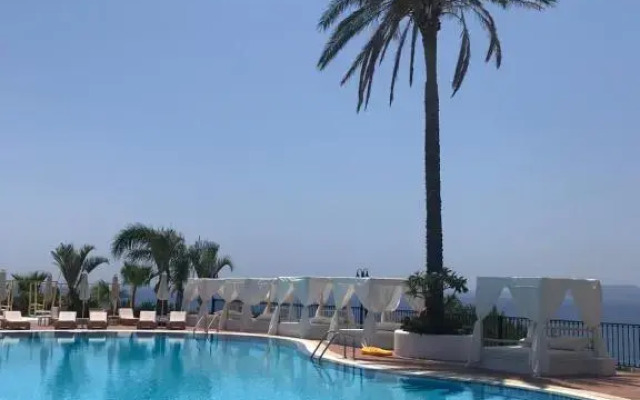 Pefkos Blue Hotel