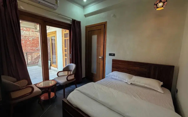 Yes Hotel By The Ganges
