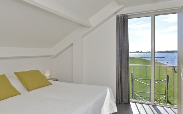 Waterfront Penthouse With Roof Terrace