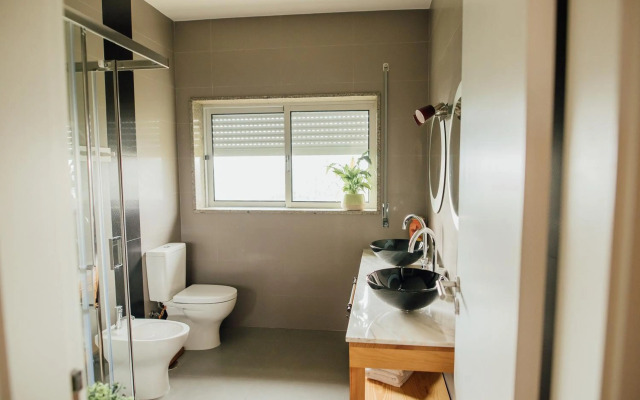 GuestReady - Beachfront Villa In Esposende