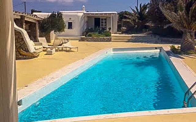 Newly-Built Private Luxury Villa