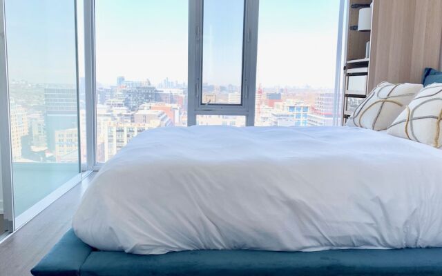 Luxury 2Bed 2Bath Corner Condo